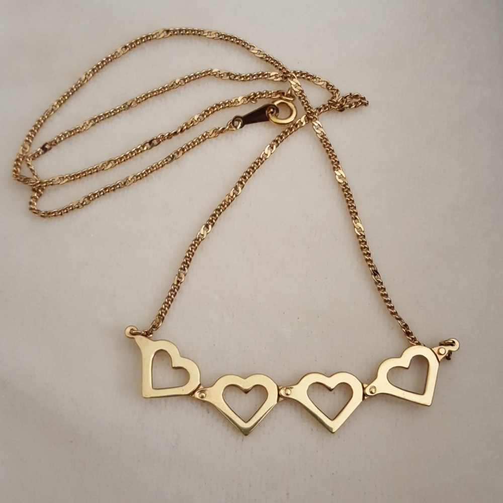 Vintage Avon "Hearts In Motion" Necklace - Picture 2 of 5
